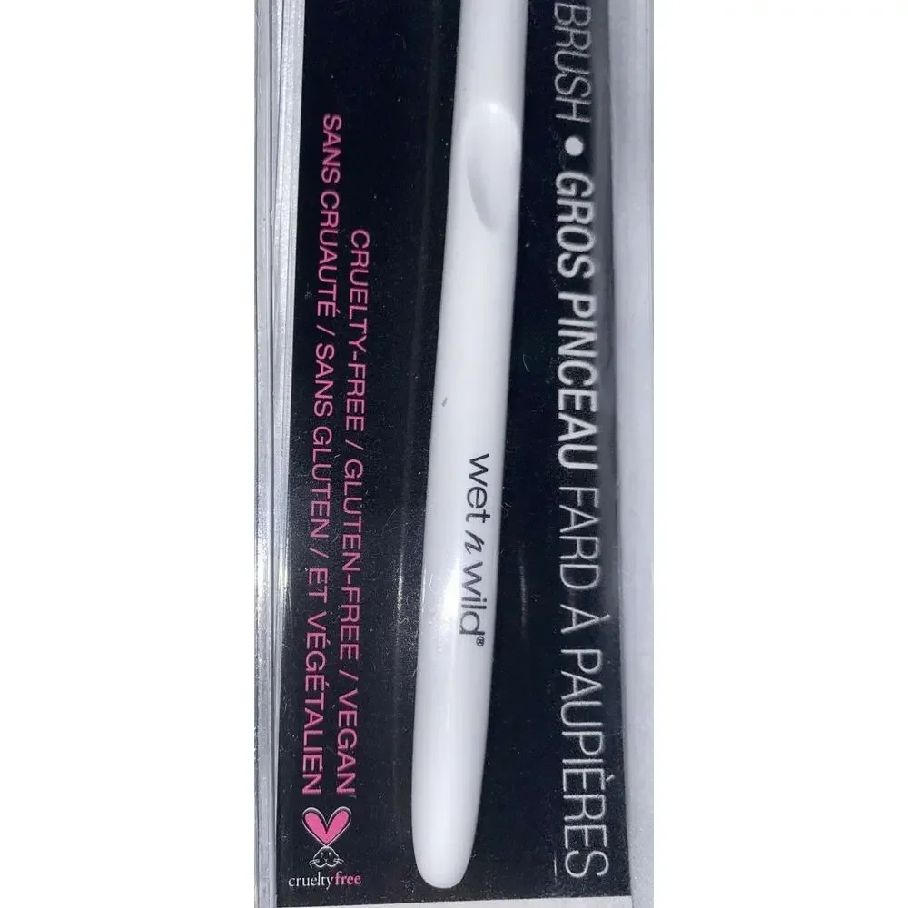 Wet N Wild Large Eyeshadow Brush Cruelty Free Vegan Set of 2